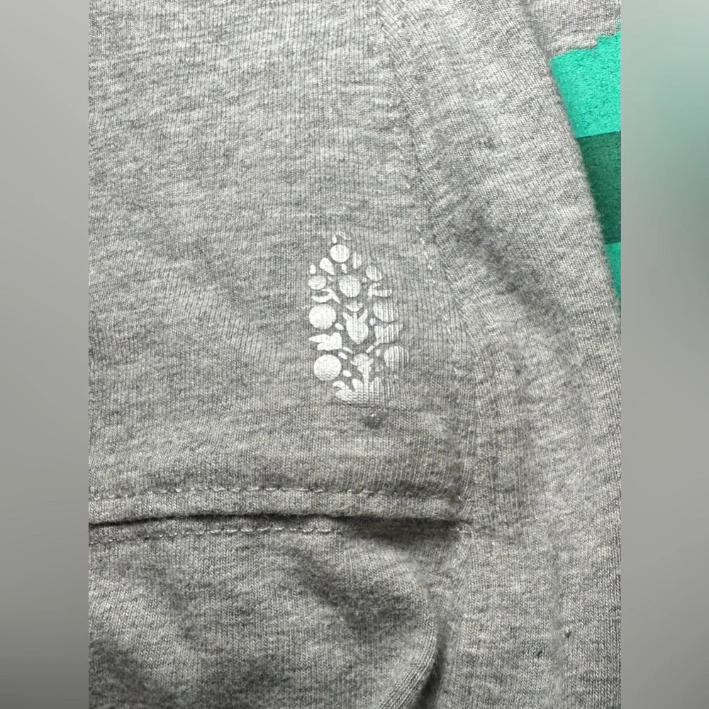 FP Movement Hot Shot Printed Onesie Small Gray Ski Graphic Jumpsuit Romper Comfy - Picture 8 of 10